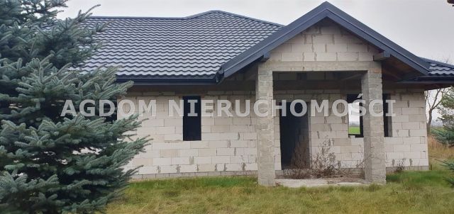 dom wolnostojący, 4 pokoje Zaduszniki. Zdjęcie 4
