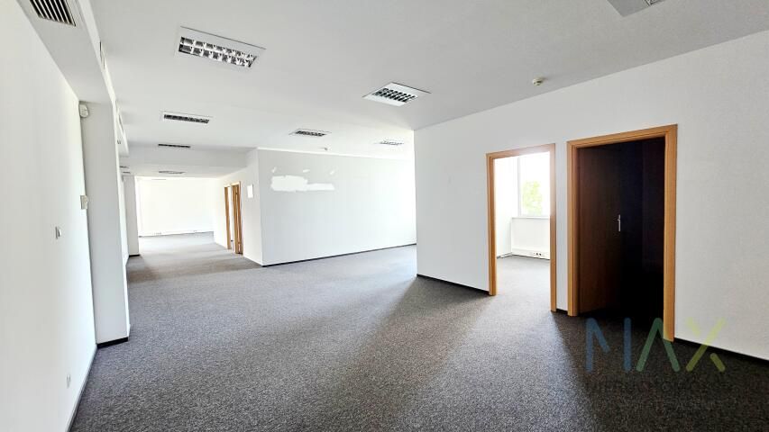 Biuro Kraków Płaszów, ul. gen. Henryka Kamieńskiego. Zdjęcie 2