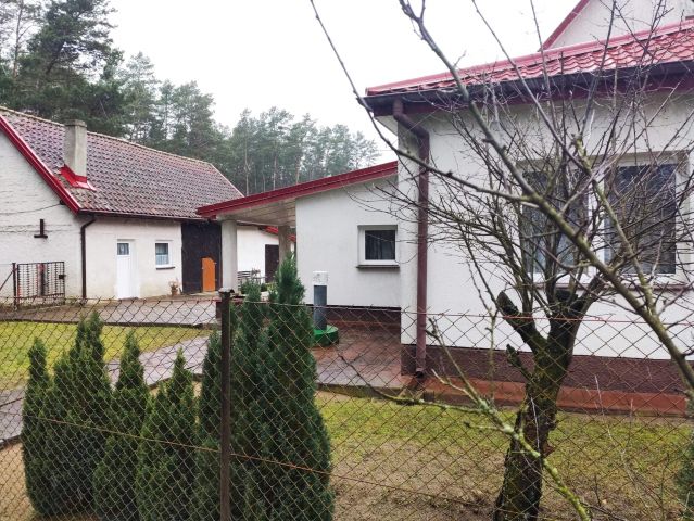 dom wolnostojący, 4 pokoje Kucbork. Zdjęcie 1