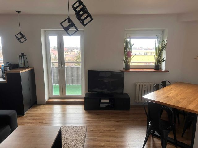 Mieszkanie 3-pokojowe Łowicz, ul. Krzysztofa Kamila Baczyńskiego. Zdjęcie 1