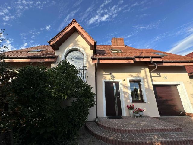 dom wolnostojący, 6 pokoi Chełmża. Zdjęcie 1