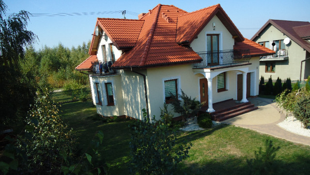 dom wolnostojący, 5 pokoi Płock Ciechomice, ul. Akacjowa. Zdjęcie 1