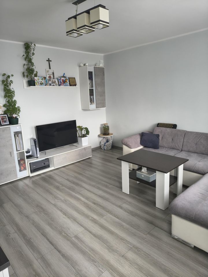 Mieszkanie 3-pokojowe Wołczyn, os. Młodych. Zdjęcie 1