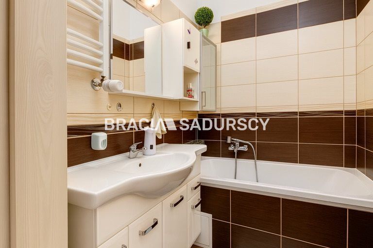 Mieszkanie 3-pokojowe Kraków, ul. Aleksandry. Zdjęcie 4