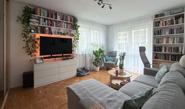 Mieszkanie 2-pokojowe Kraków Kurdwanów, ul. Marii i Bolesława Wysłouchów. Zdjęcie 1
