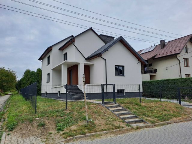 dom wolnostojący Kraśnik Kraśnik Fabryczny, ul. Adama Asnyka. Zdjęcie 1