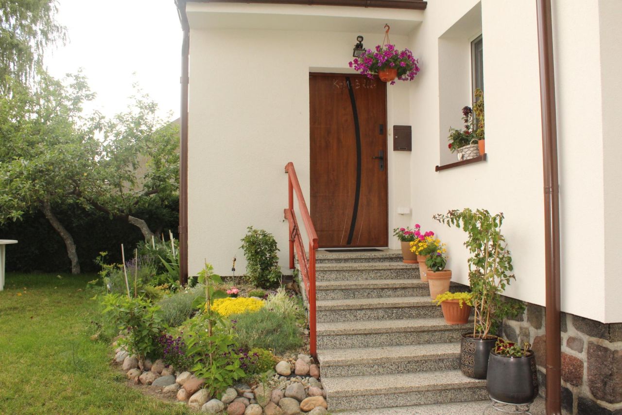 dom wolnostojący, 4 pokoje Puzdrowo. Zdjęcie 2