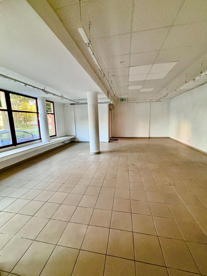 Lokal Legnica Bielany, al. Rzeczypospolitej. Zdjęcie 2