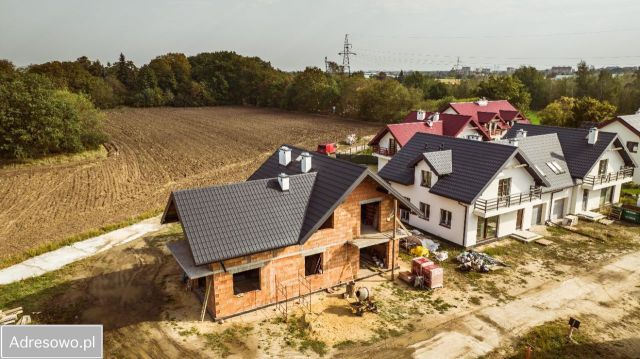 bliźniak, 5 pokoi Pruszków Żbików, ul. Stefana Jaronia Kowalskiego. Zdjęcie 1