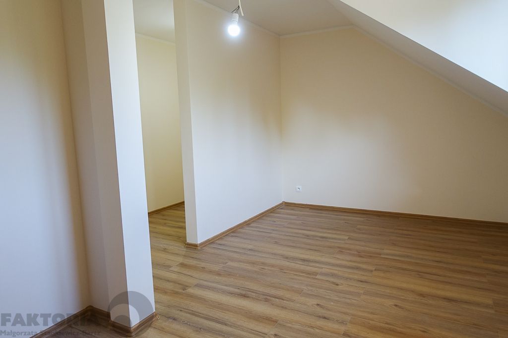 bliźniak, 5 pokoi Dobra. Zdjęcie 25