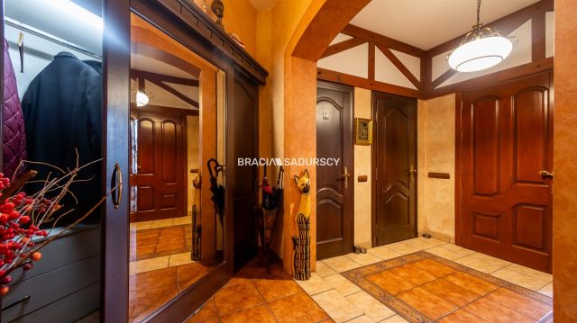 dworek, 8 pokoi Balin, ul. Gwardzistów. Zdjęcie 14