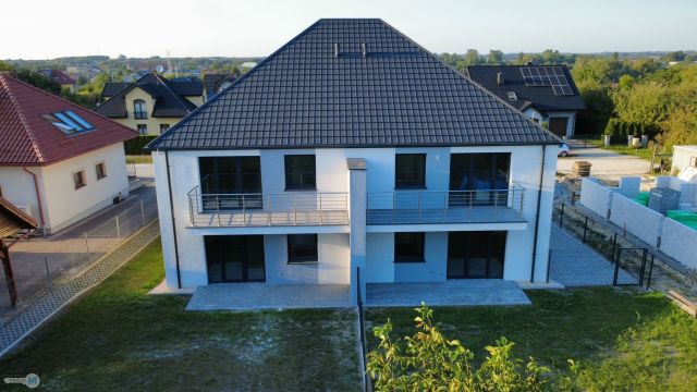 Mieszkanie 3-pokojowe Chmielnik. Zdjęcie 2