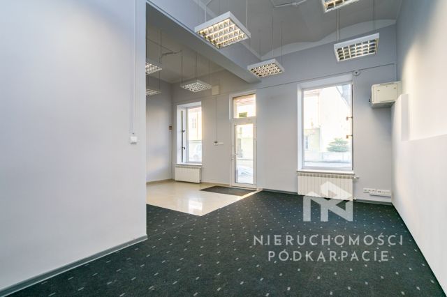 Lokal Rzeszów, al. Józefa Piłsudskiego. Zdjęcie 11