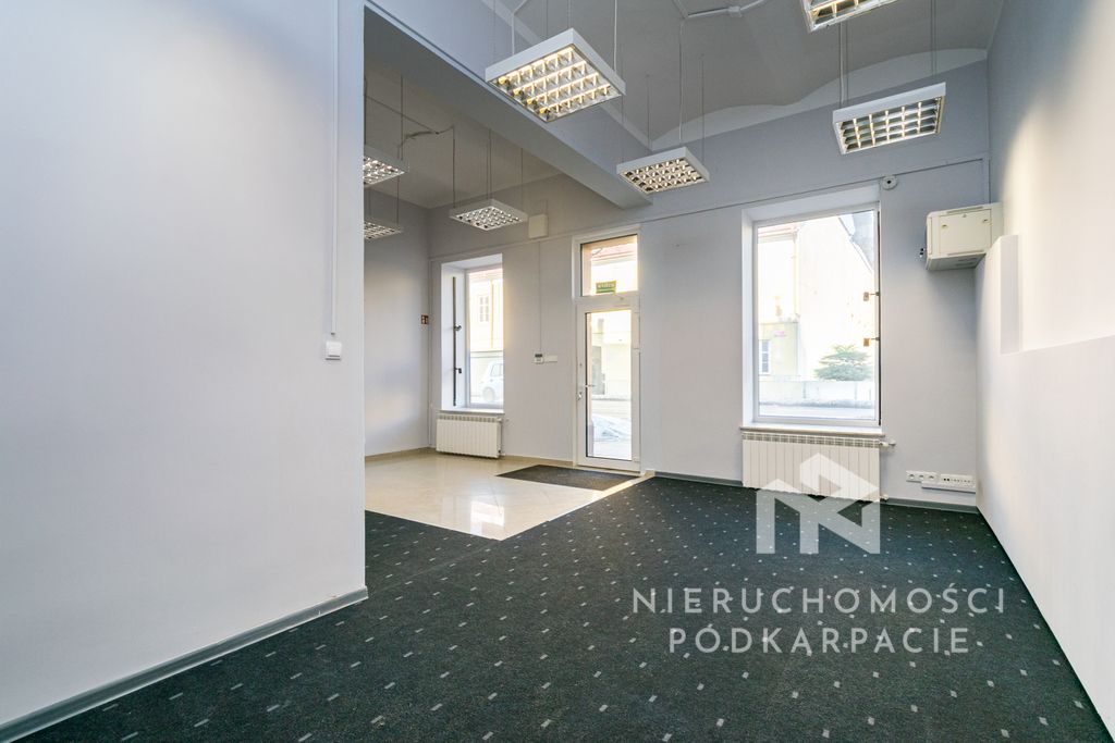 Lokal Rzeszów, al. Józefa Piłsudskiego. Zdjęcie 11