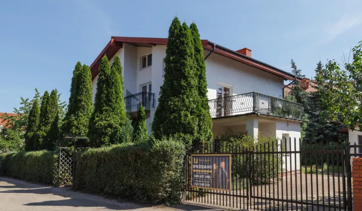 dom wolnostojący, 10 pokoi Marki