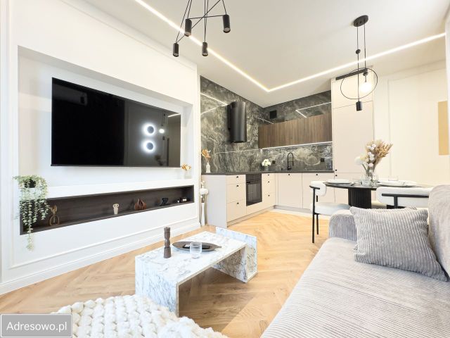 Mieszkanie 4-pokojowe Wrocław Stare Miasto, pl. Legionów. Zdjęcie 1