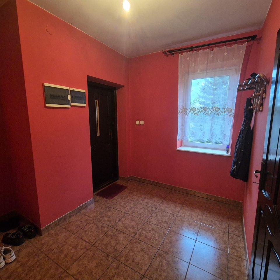 dom wolnostojący, 5 pokoi Strażów. Zdjęcie 6