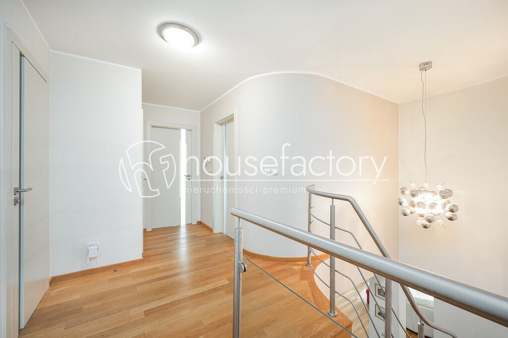 dom wolnostojący, 5 pokoi Zgierz. Zdjęcie 8