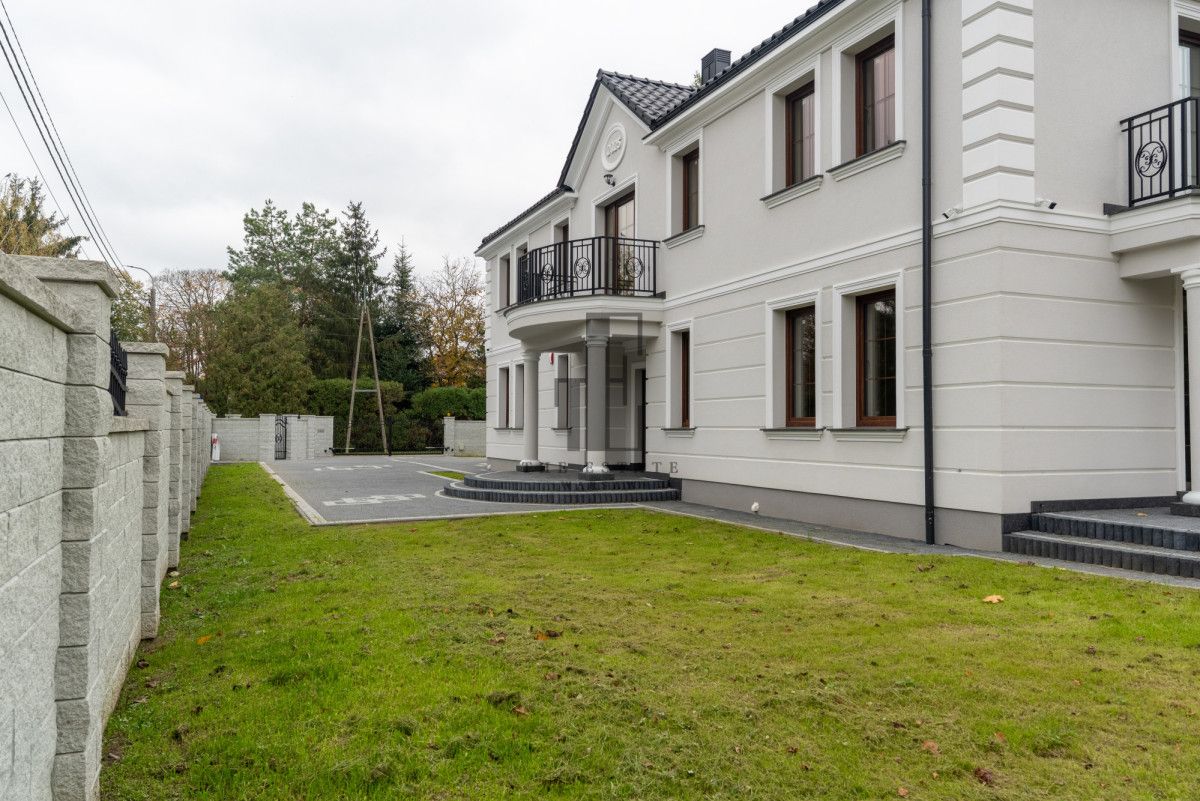 dom wolnostojący, 9 pokoi Konstancin-Jeziorna, ul. Przyjacielska. Zdjęcie 3