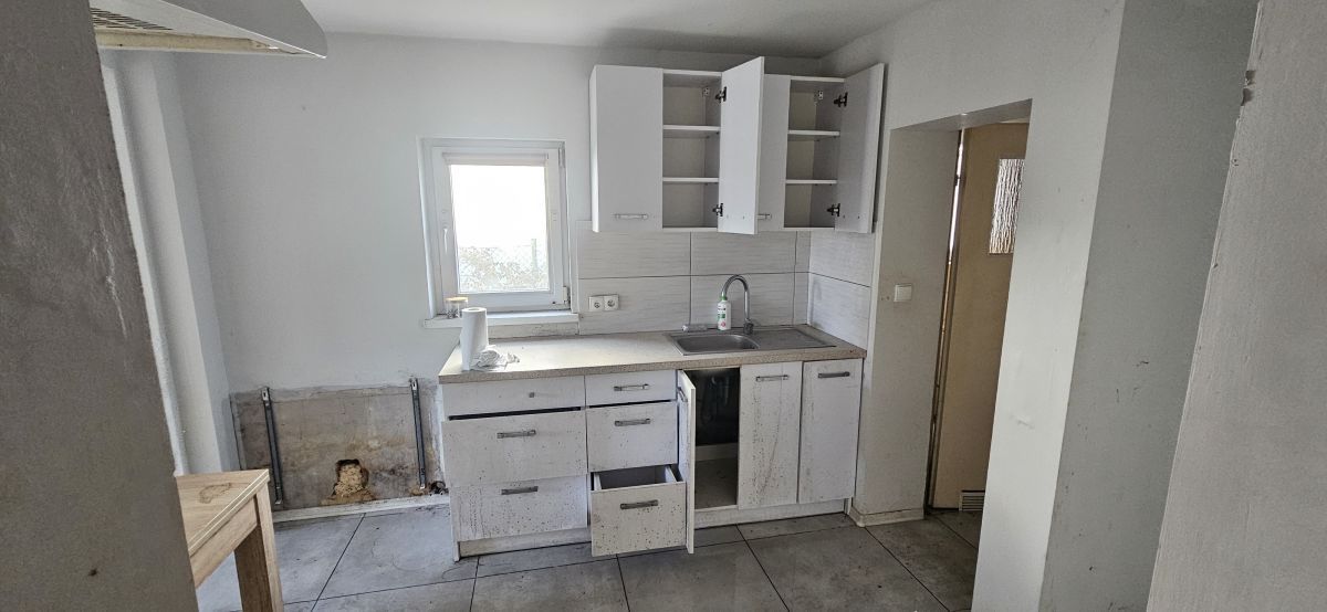 dom wolnostojący, 3 pokoje Mrozów. Zdjęcie 2