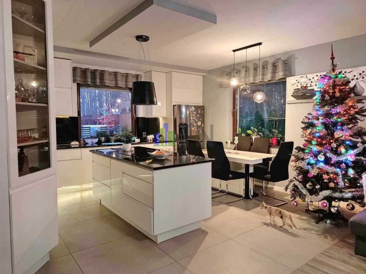 dom wolnostojący, 5 pokoi Chrząstawa Mała. Zdjęcie 4