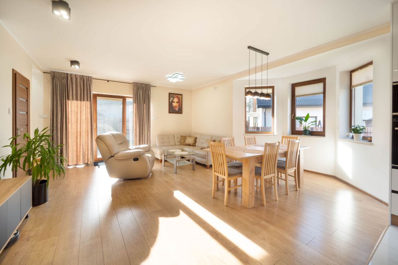 bliźniak, 4 pokoje Nowodworce, ul. Niezapominajki. Zdjęcie 2