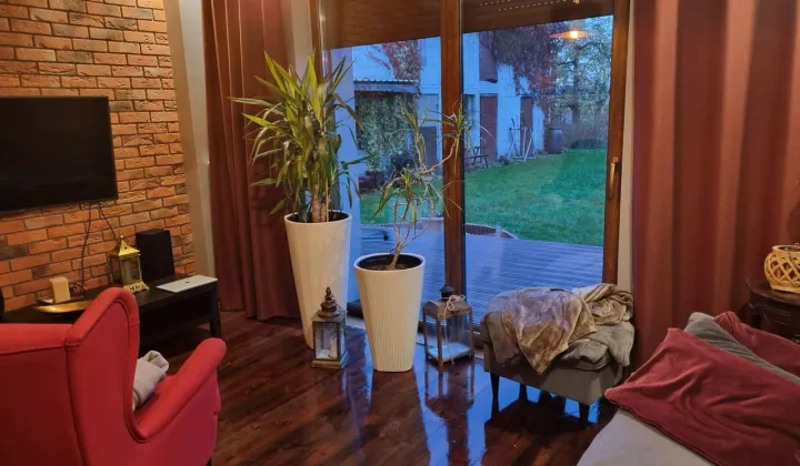 dom wolnostojący, 10 pokoi Pogorzela, ul. Glinki