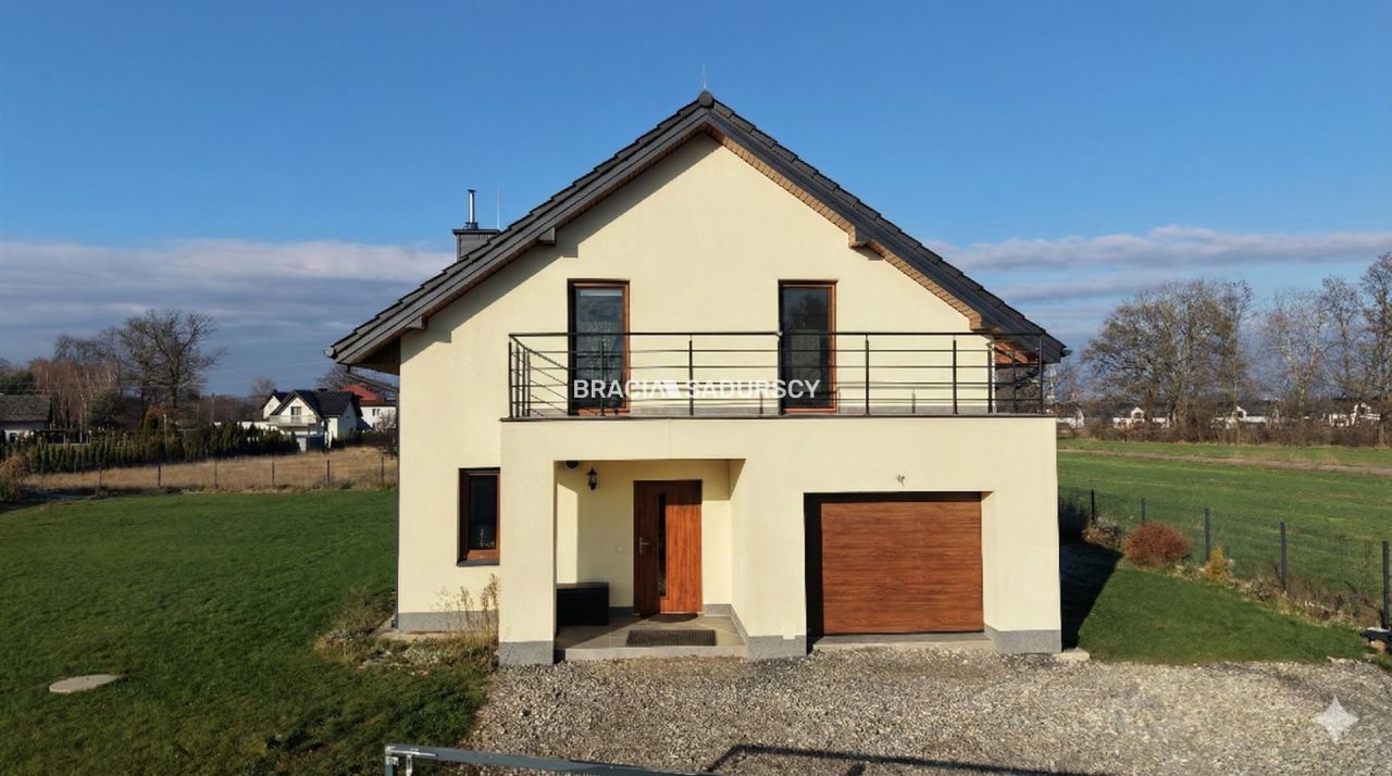 dom wolnostojący, 6 pokoi Kraków Nowa Huta, ul. Rumiankowa