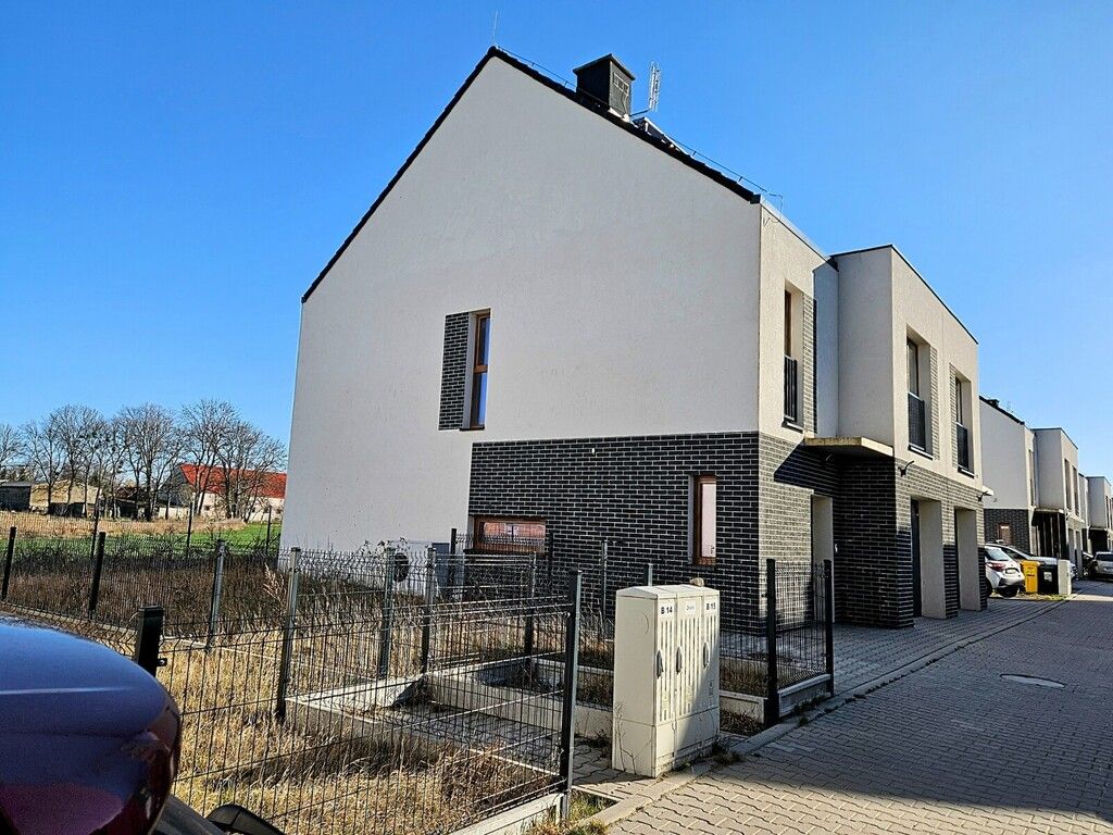 bliźniak, 5 pokoi Księginice, ul. Rumiankowa. Zdjęcie 1