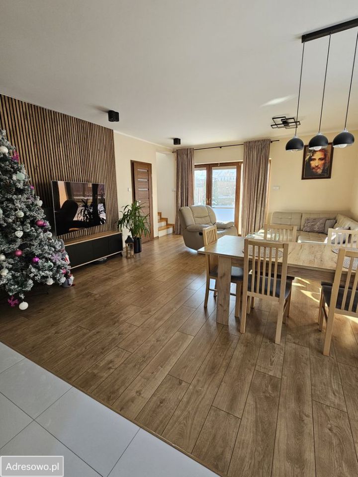 bliźniak, 3 pokoje Nowodworce, ul. Niezapominajki. Zdjęcie 2