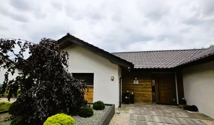 dom wolnostojący, 6 pokoi Raszówka, ul. Dębowa