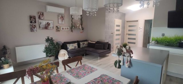 Mieszkanie 3-pokojowe Kiełczów. Zdjęcie 1