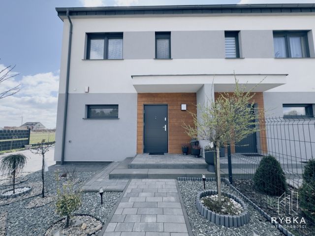 bliźniak, 4 pokoje Środa Wielkopolska, ul. Adolfa Bnińskiego. Zdjęcie 1