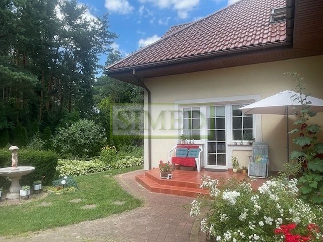 dom wolnostojący, 8 pokoi Łomianki Buraków, ul. Warszawska. Zdjęcie 1