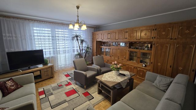 Mieszkanie 3-pokojowe Bełchatów Binków, ul. Witolda Budryka. Zdjęcie 1