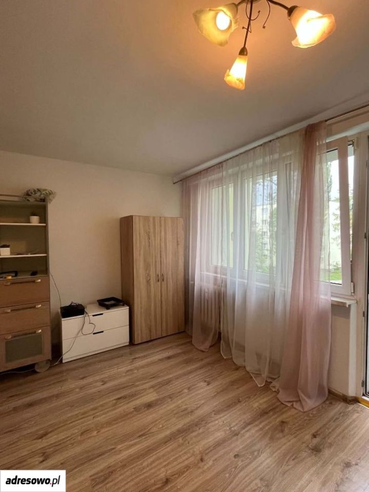 Mieszkanie 1-pokojowe Warszawa Włochy, ul. 1 Sierpnia. Zdjęcie 1