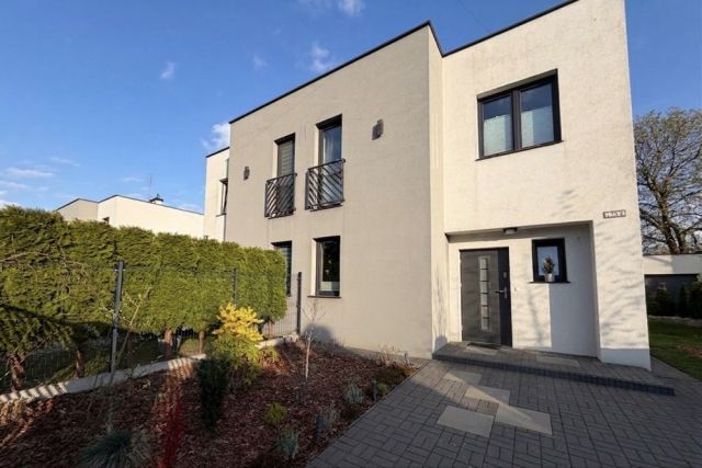 bliźniak Grodzisk Mazowiecki, ul. Baśniowa. Zdjęcie 1