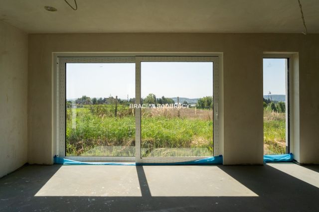 dom wolnostojący, 4 pokoje Ujazd. Zdjęcie 2