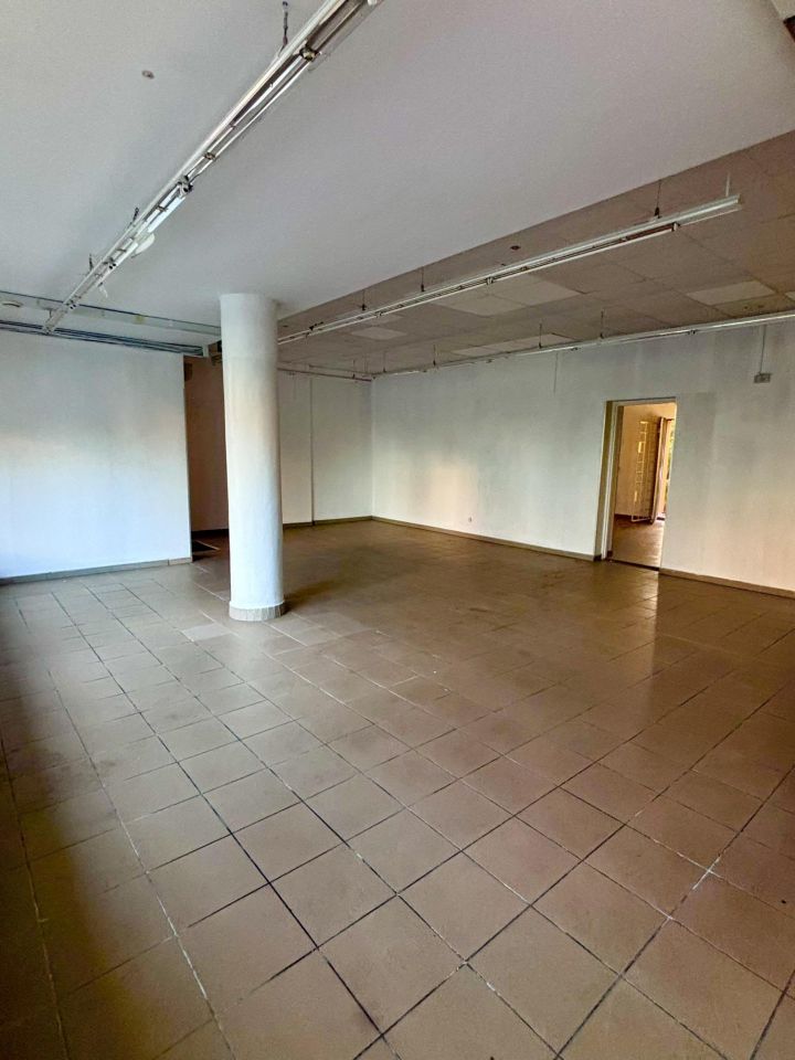 Lokal Legnica Bielany, al. Rzeczypospolitej. Zdjęcie 3