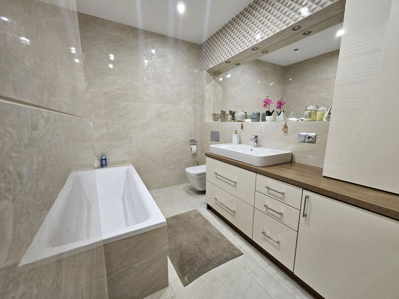 Mieszkanie 4-pokojowe Jasło. Zdjęcie 3