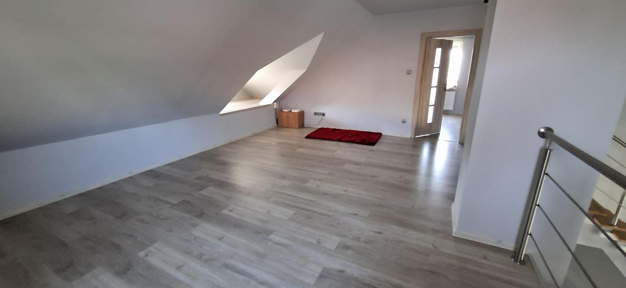 dom wolnostojący, 4 pokoje Rozbórz Długi. Zdjęcie 10