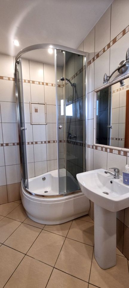 dom wolnostojący, 5 pokoi Damienice. Zdjęcie 15