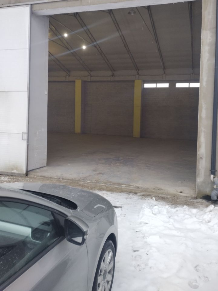 Hala/magazyn Radonice. Zdjęcie 4