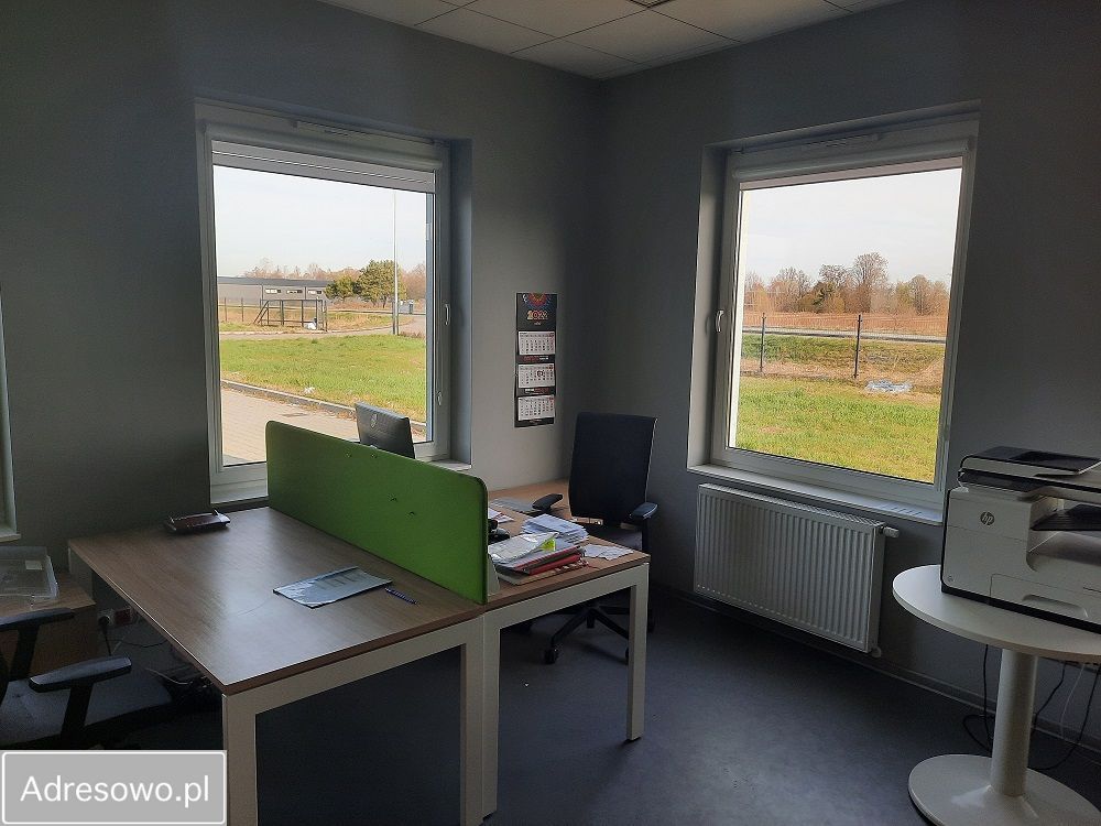 Hala/magazyn Pustków. Zdjęcie 9