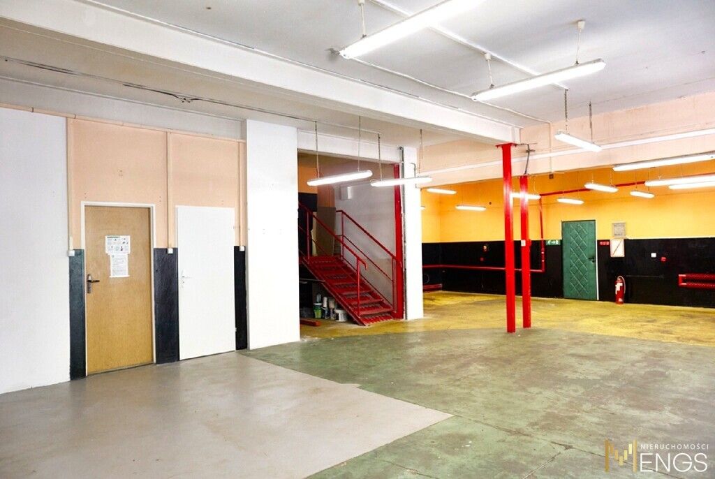 Hala/magazyn Józefów. Zdjęcie 2