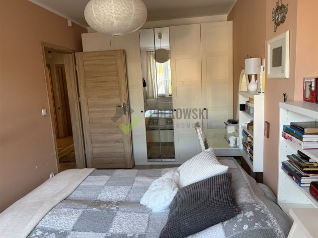 Mieszkanie 4-pokojowe Marki. Zdjęcie 5