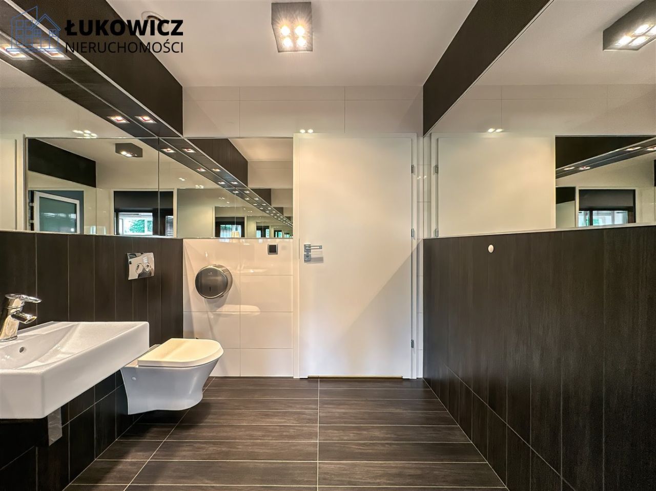 Biuro Bielsko-Biała Osiedle Karpackie. Zdjęcie 8