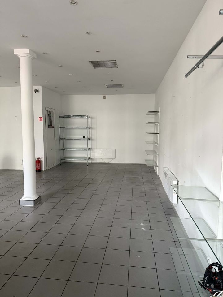 Lokal Borne Sulinowo, al. Niepodległości. Zdjęcie 8