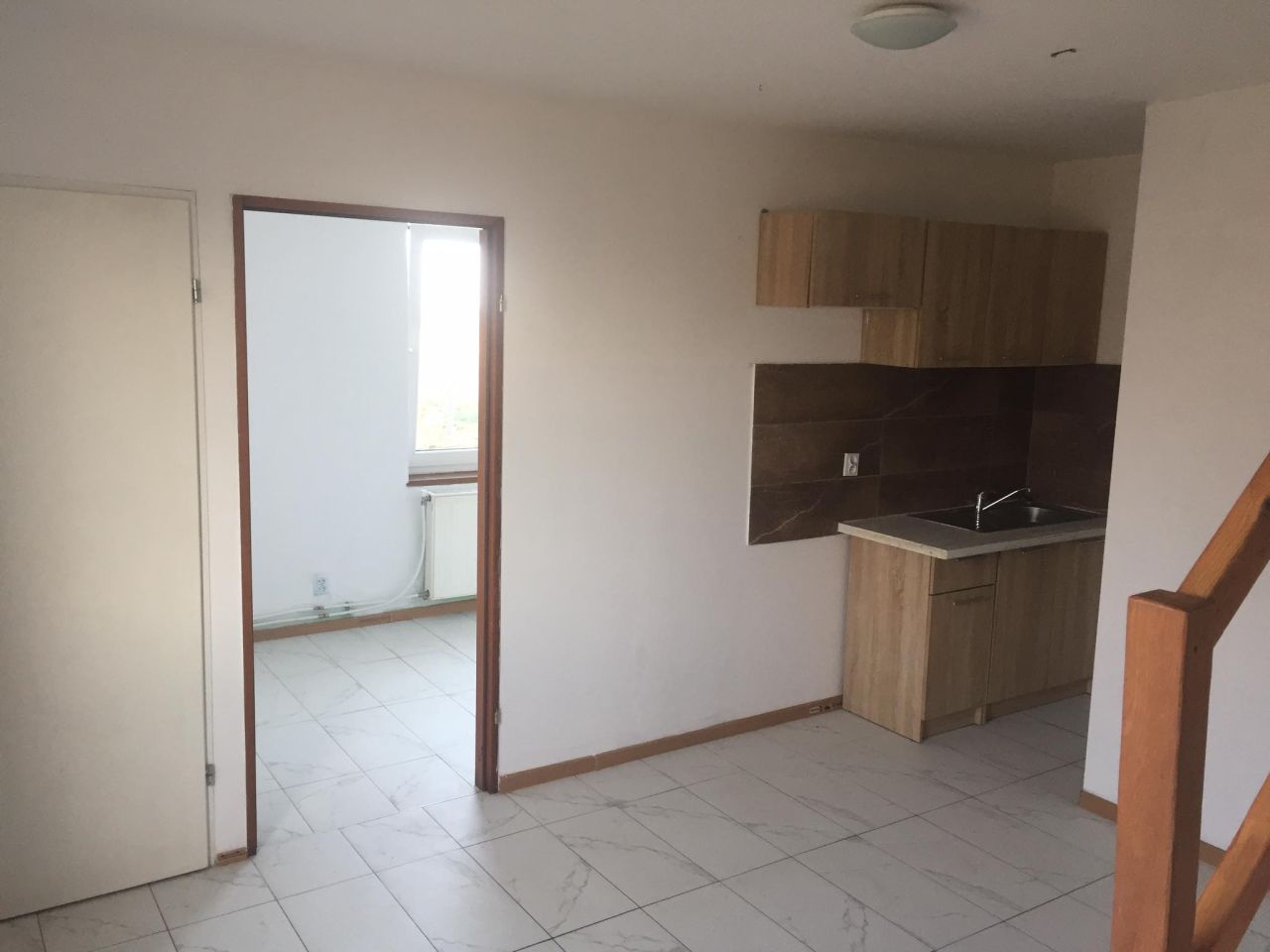 Mieszkanie 3-pokojowe Kępina. Zdjęcie 1