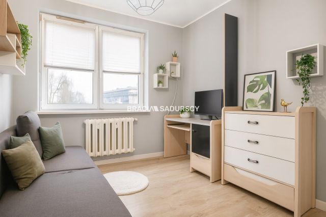 Mieszkanie 3-pokojowe Kraków Kurdwanów, ul. Marii i Bolesława Wysłouchów. Zdjęcie 7